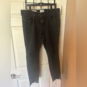 Universal Thread Distressed Straight leg Jeans